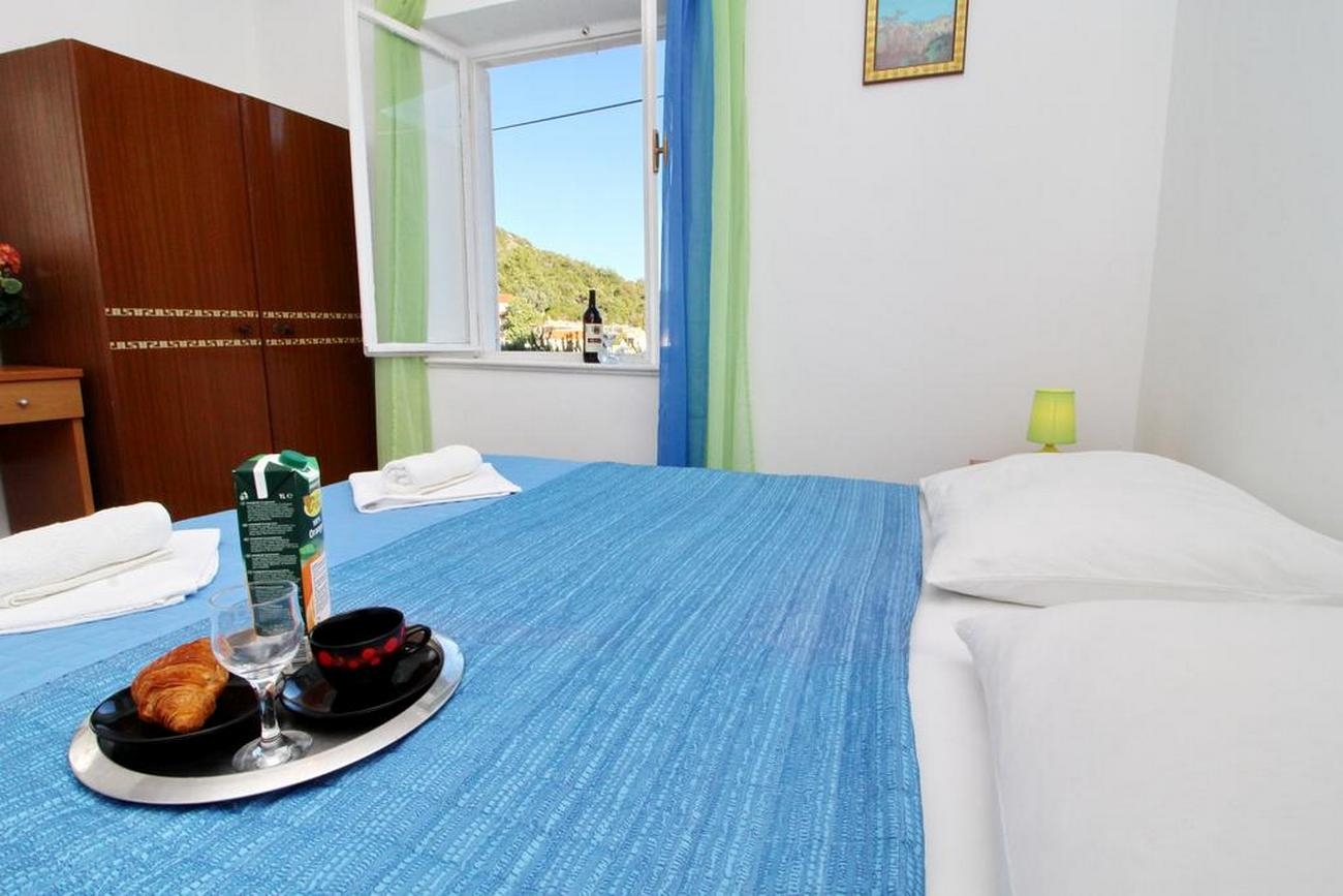 One bedroom apartment near beach Okuklje, Mljet  A-d