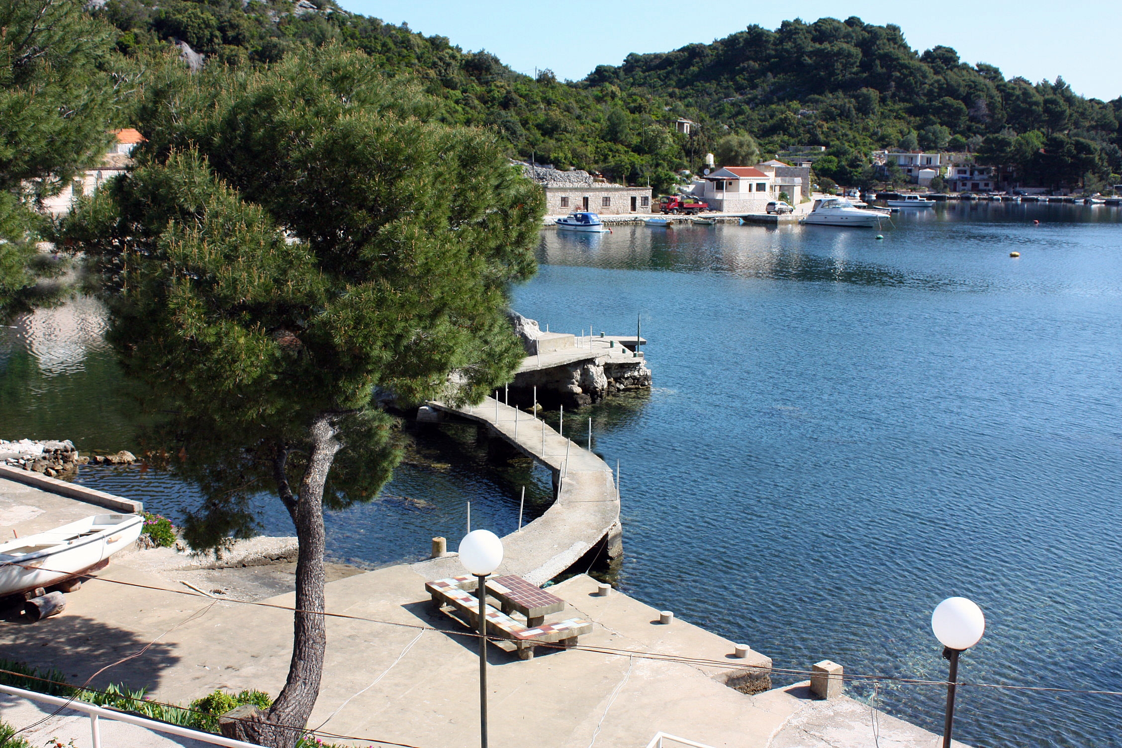 One bedroom apartment near beach Okuklje, Mljet  A-e