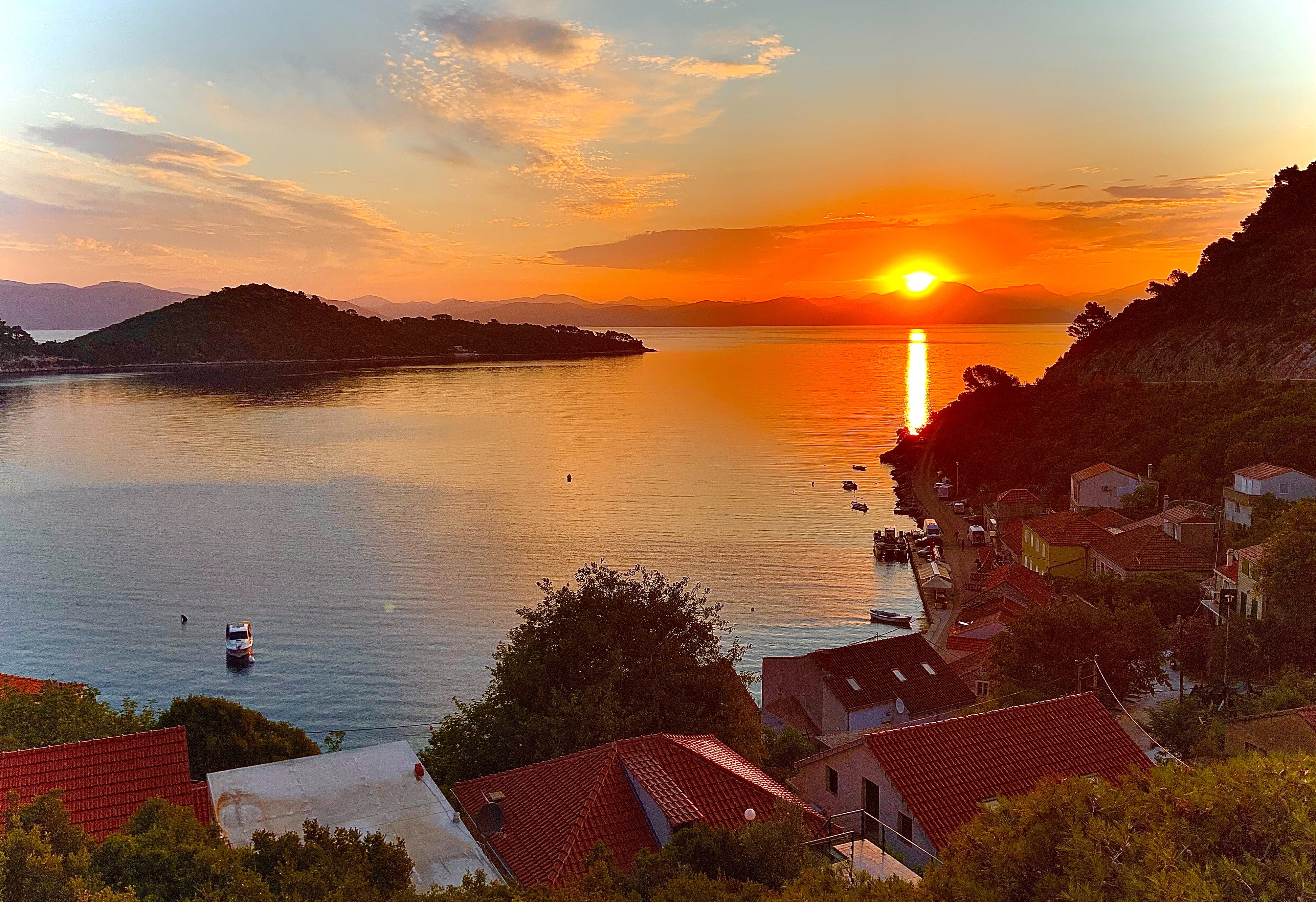 Three bedroom apartment with terrace and sea view Sobra, Mljet  A-a