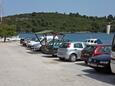 Parkoviště Pomena, Mljet, Parkoviště 4929 - Ubytování v blízkosti moře s kamenitou pláží.