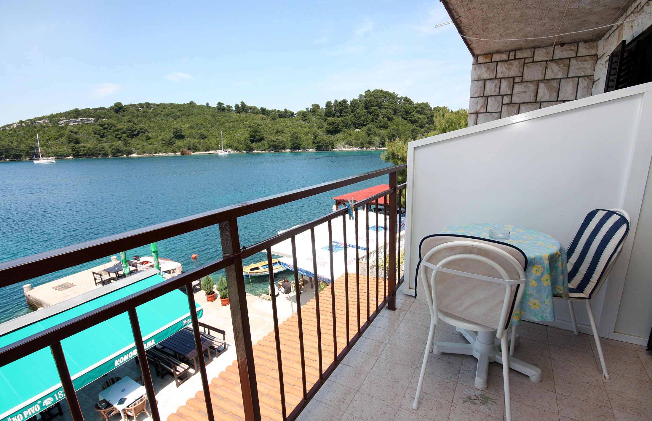 Room with terrace and sea view Pomena, Mljet (S-4929-b)