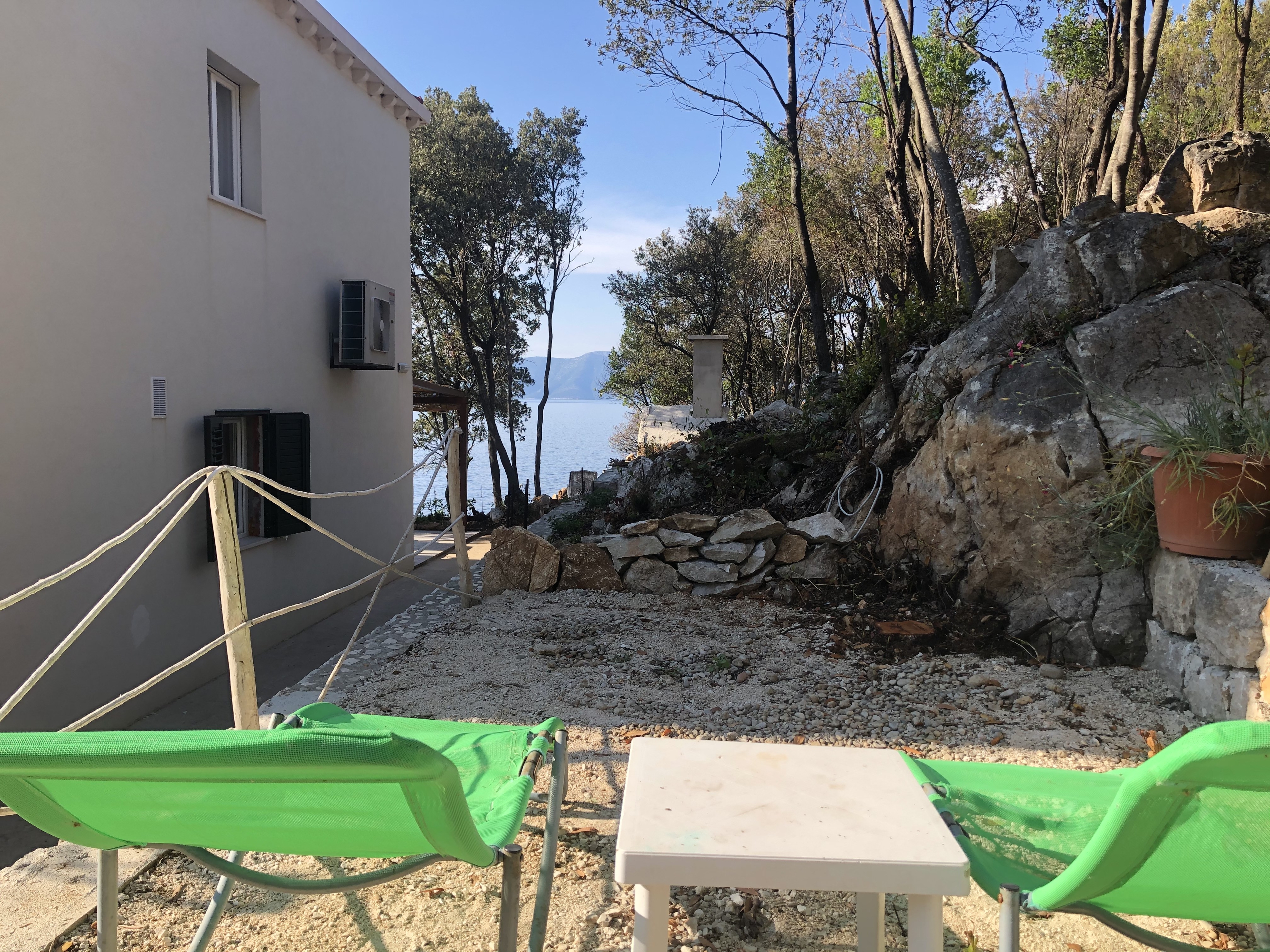 One bedroom apartment near beach Kozarica, Mljet  A-c