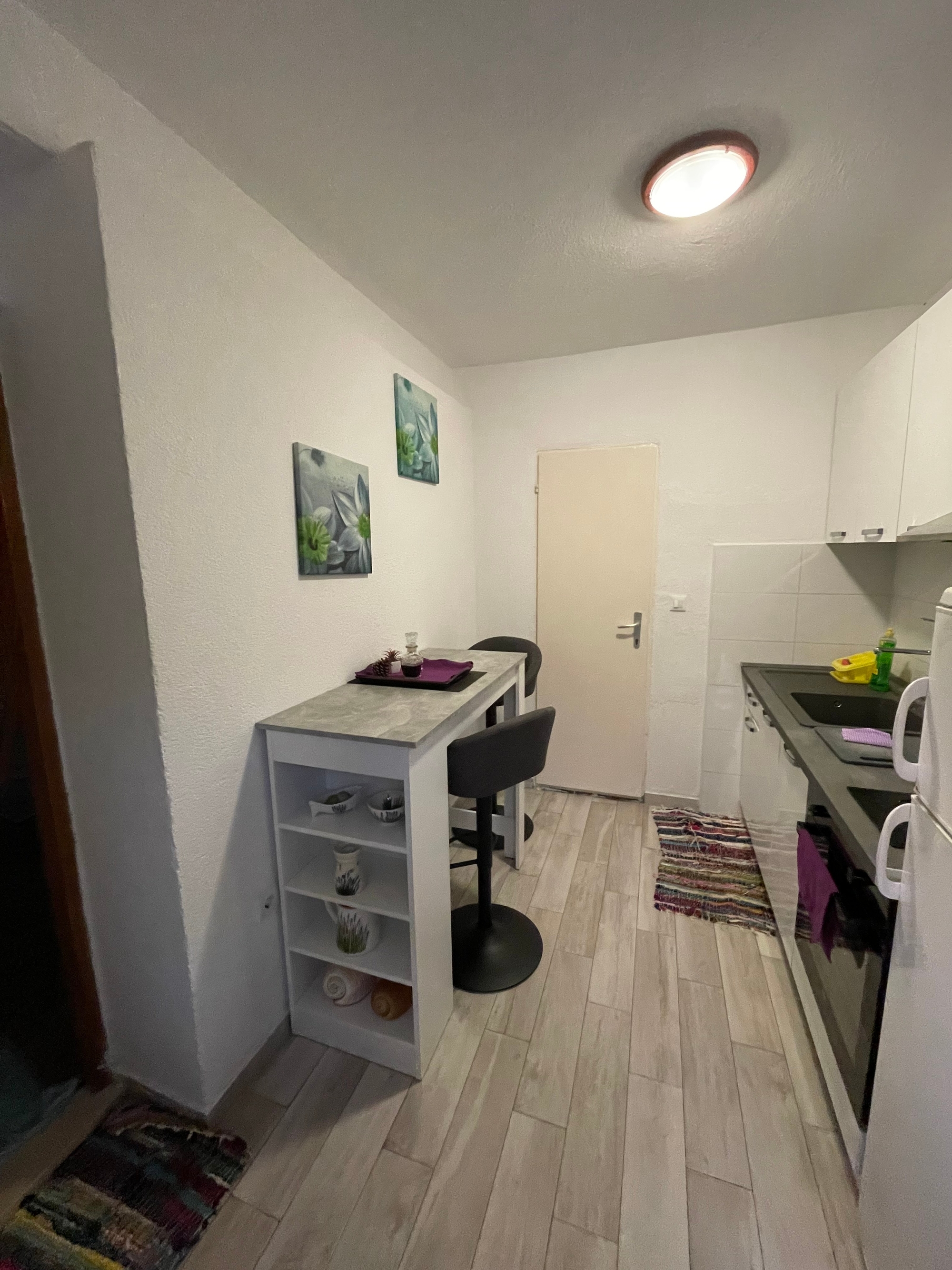 One bedroom apartment near beach Kozarica, Mljet (A-4950-d)