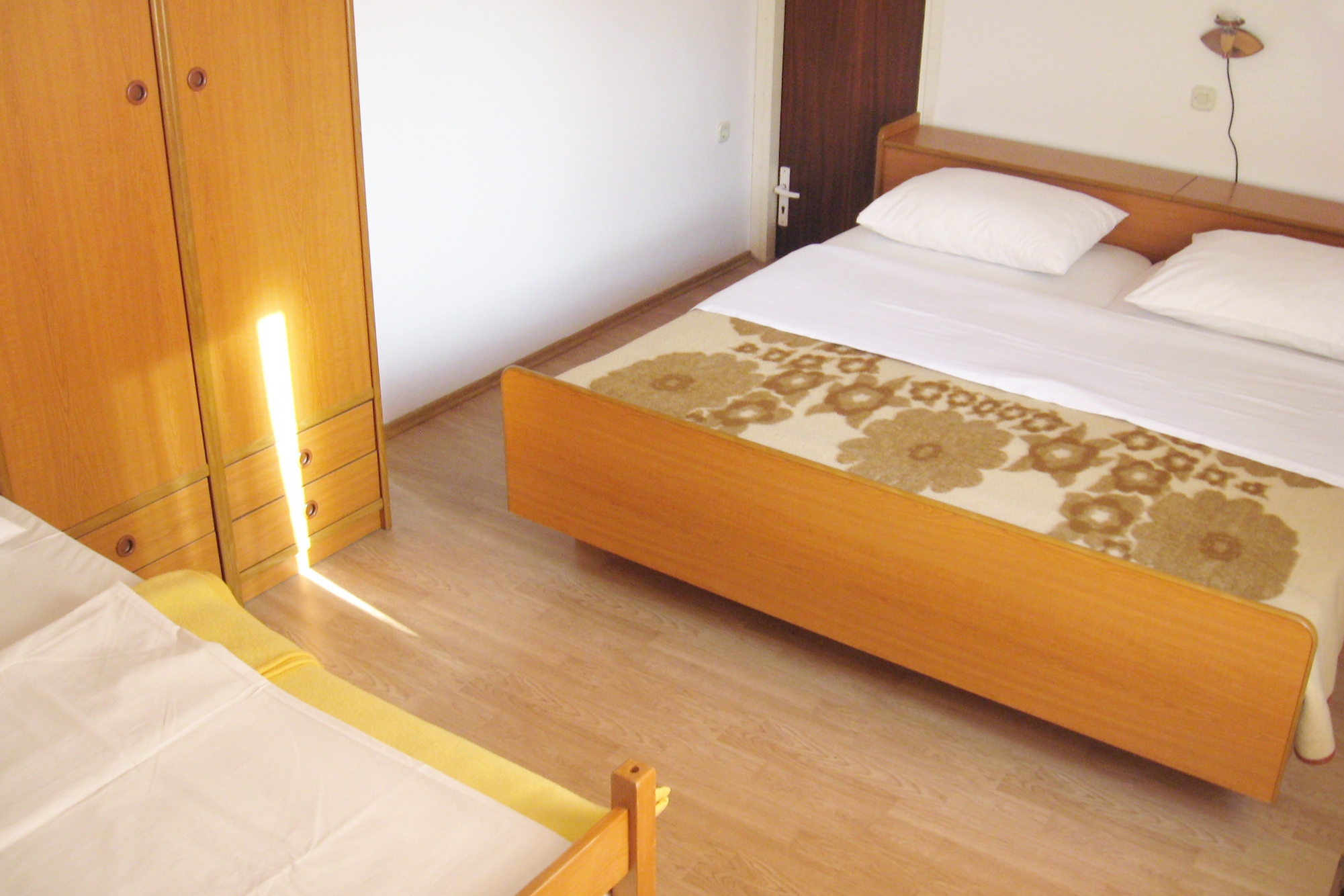 Top Rab Barbat Top Rab Barbat