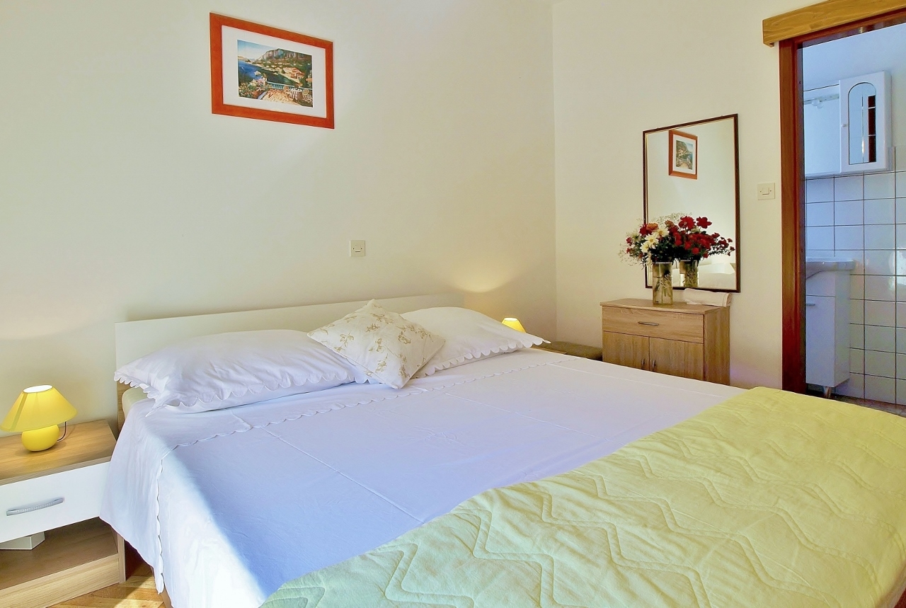 Two bedroom apartment with balcony Supetarska Draga - Donja, Rab  A-a