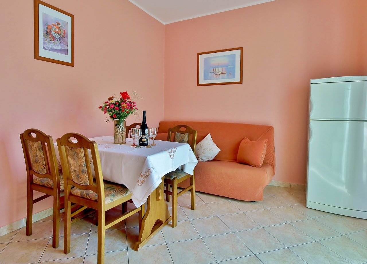 Two bedroom apartment with balcony Supetarska Draga - Donja, Rab  A-a