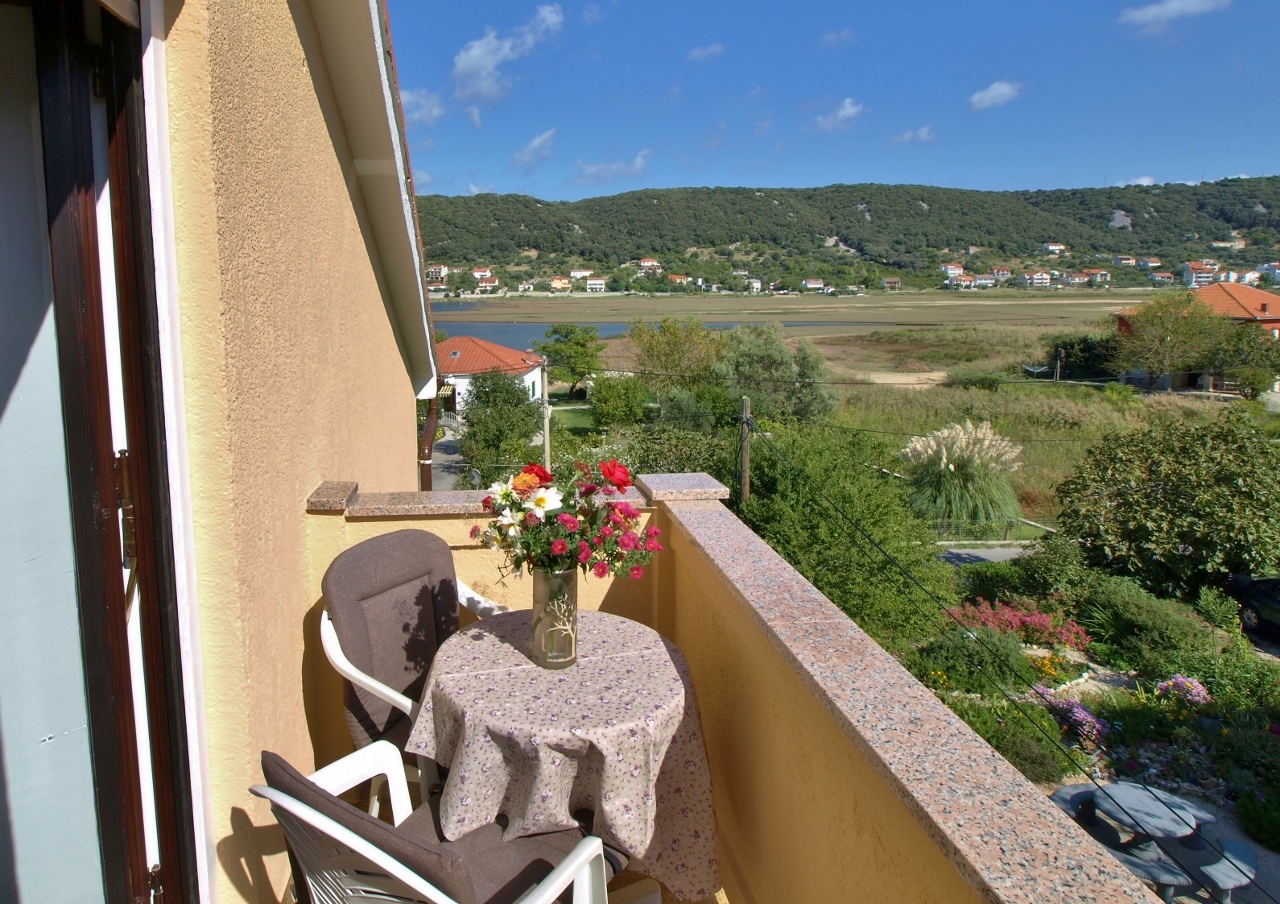 Two bedroom apartment with balcony and sea view Supetarska Draga - Donja, Rab  A-b