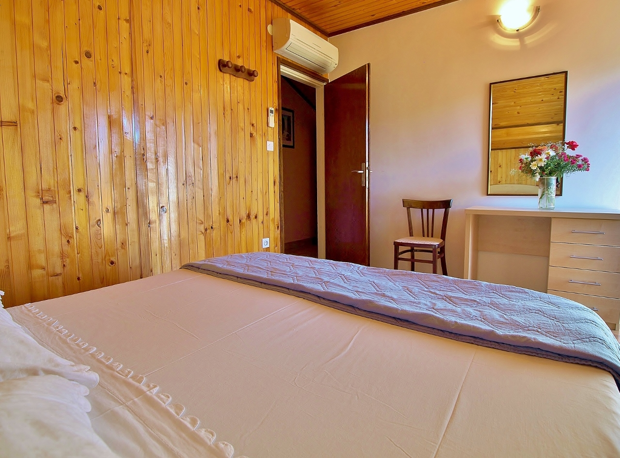 Two bedroom apartment with balcony and sea view Supetarska Draga - Donja, Rab  A-b