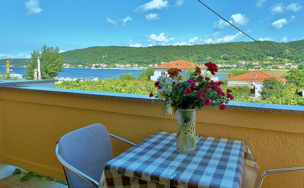 One bedroom apartment with balcony and sea view Supetarska Draga - Donja, Rab  A-c
