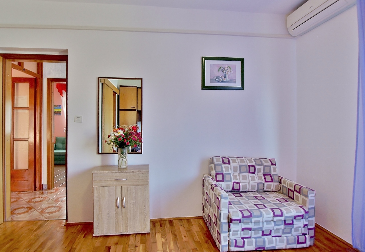 One bedroom apartment with balcony and sea view Supetarska Draga - Donja, Rab  A-c