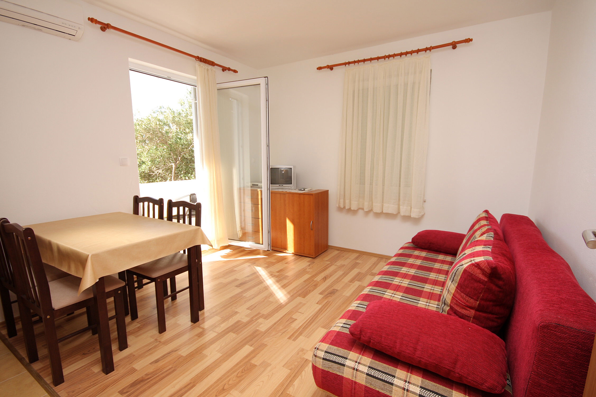 One bedroom apartment with balcony Banjol, Rab (A-4956-a) One bedroom apartment with balcony Banjol, Rab (A-4956-a)