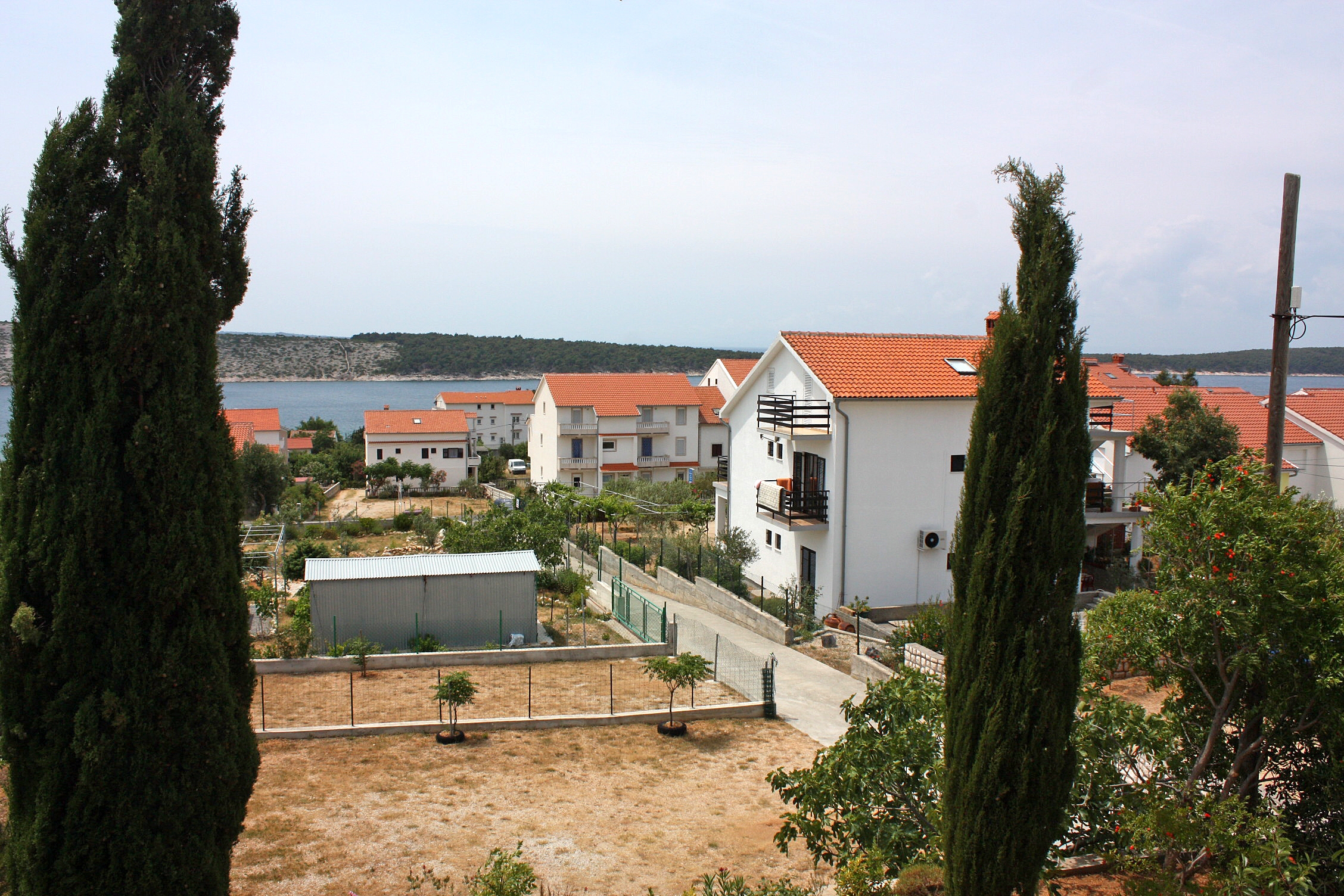 Two bedroom apartment with terrace and sea view Barbat, Rab  A-a
