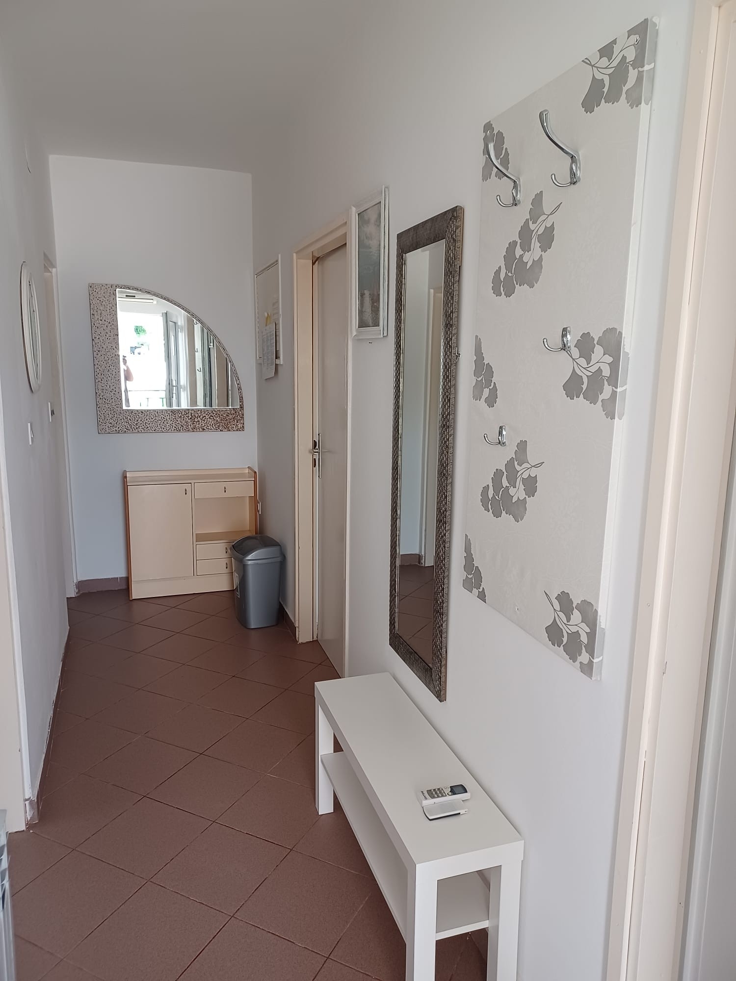 Two bedroom apartment with terrace Banjol, Rab  A-a