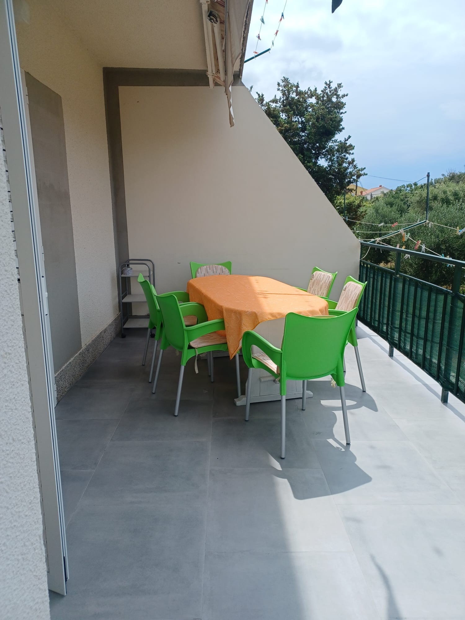 Two bedroom apartment with terrace Banjol, Rab  A-a