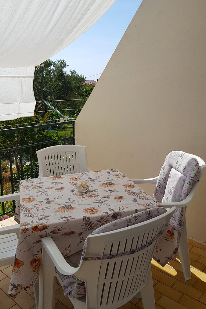 One bedroom apartment with terrace Banjol, Rab  A-b