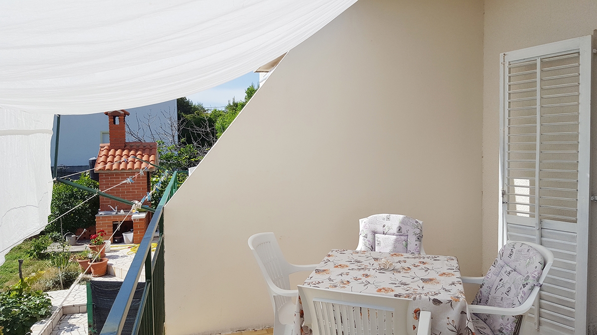 One bedroom apartment with terrace Banjol, Rab (A-4965-b) One bedroom apartment with terrace Banjol, Rab (A-4965-b)