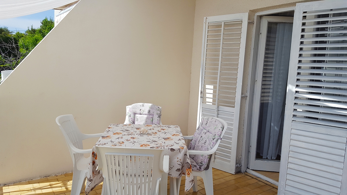 One bedroom apartment with terrace Banjol, Rab  A-b