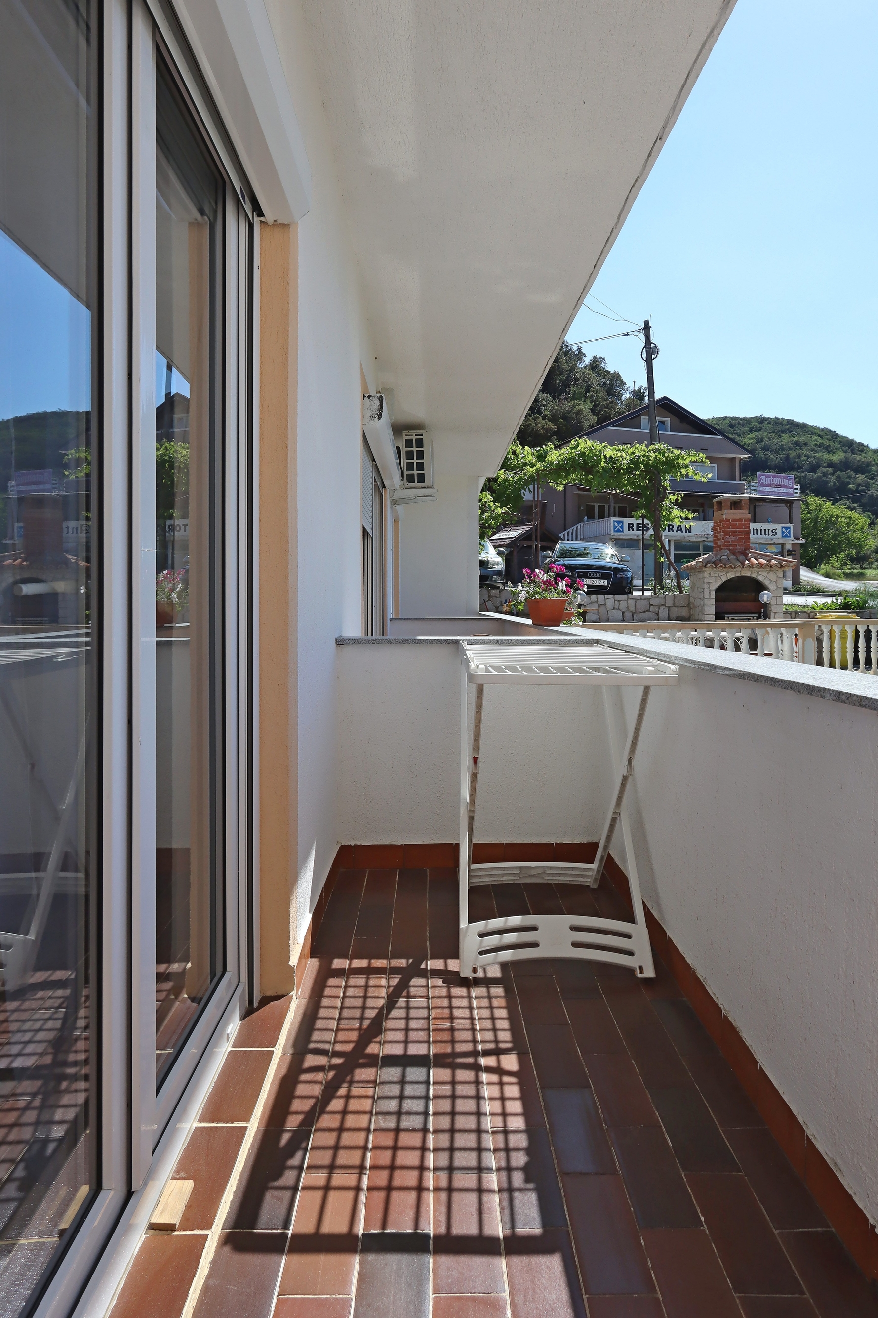 Three bedroom apartment with terrace and sea view Supetarska Draga - Donja, Rab  A-a