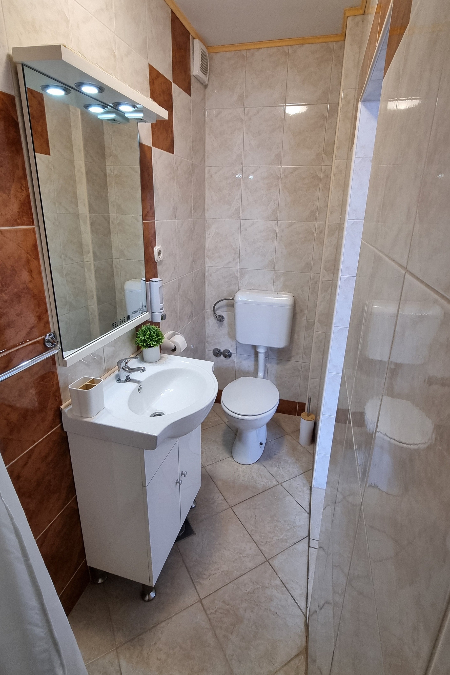 Three bedroom apartment with terrace and sea view Supetarska Draga - Donja, Rab  A-a