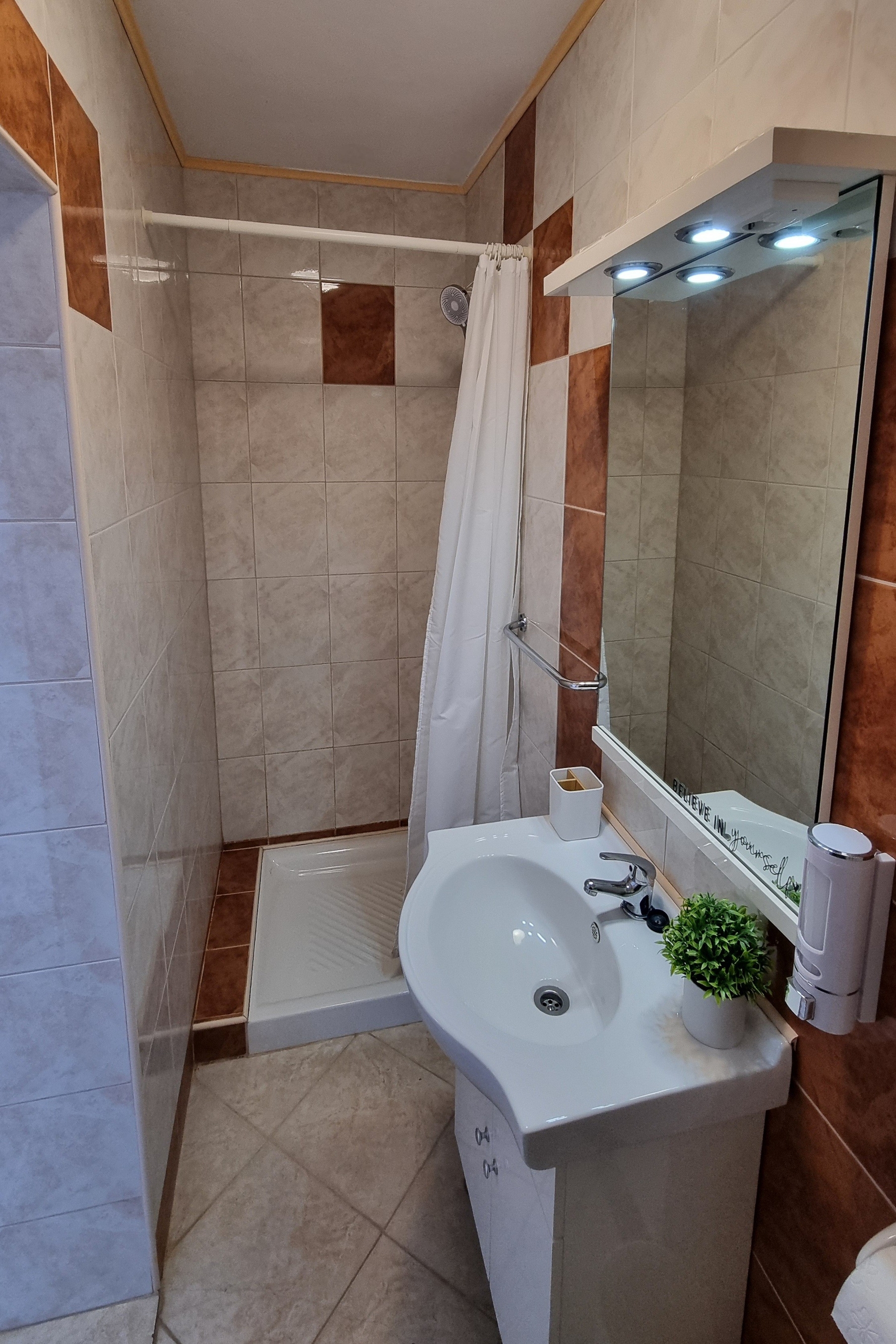 Three bedroom apartment with terrace and sea view Supetarska Draga - Donja, Rab  A-a