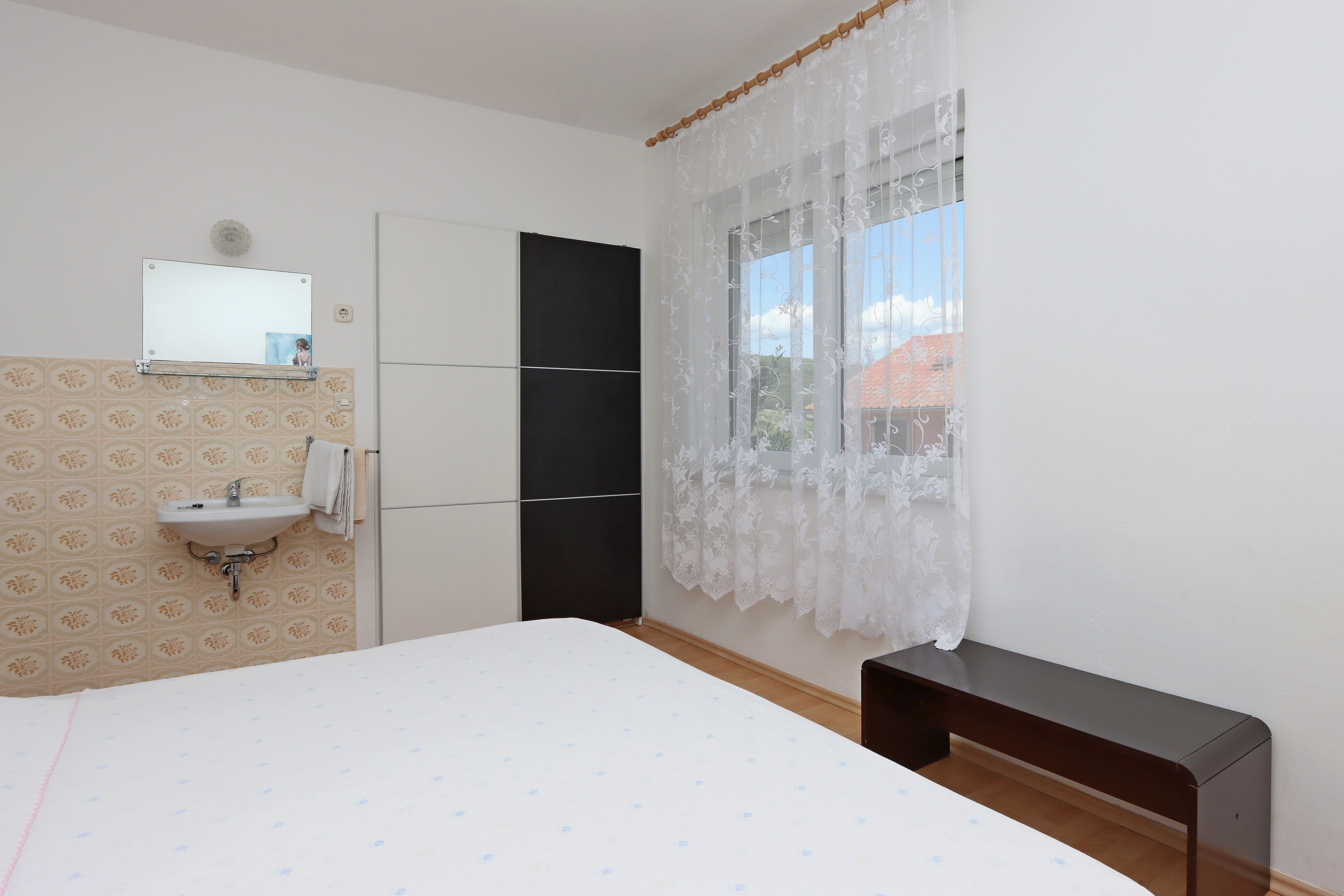 Three bedroom apartment with terrace and sea view Supetarska Draga - Donja, Rab  A-a
