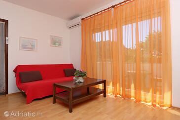 Supetarska Draga - Donja, Living room in the apartment, air condition available, (pet friendly) and WiFi.