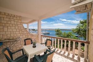 Apartments by the sea Barbat, Rab - 4967