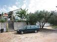 Parking lot Banjol, Rab, Parking lot 4968 - Apartments near sea with sandy beach.