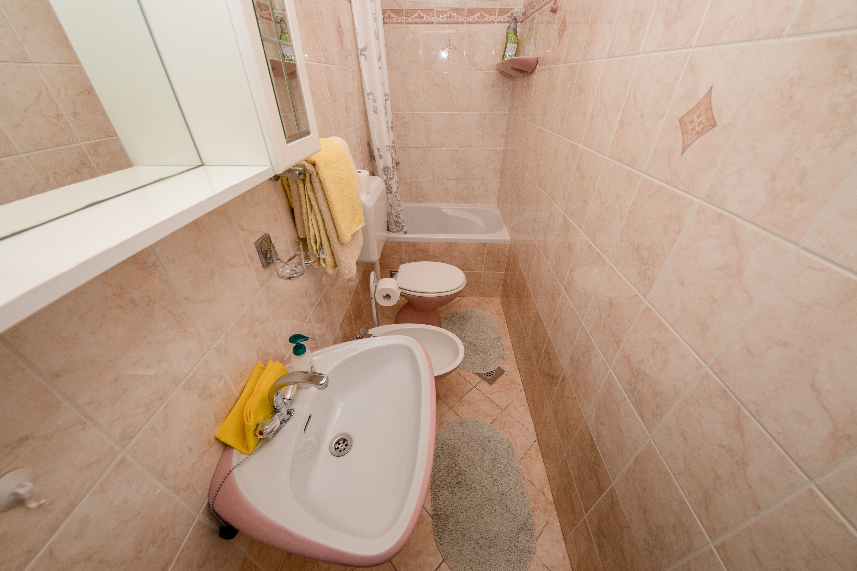 Two bedroom apartment with terrace Palit, Rab  A-b