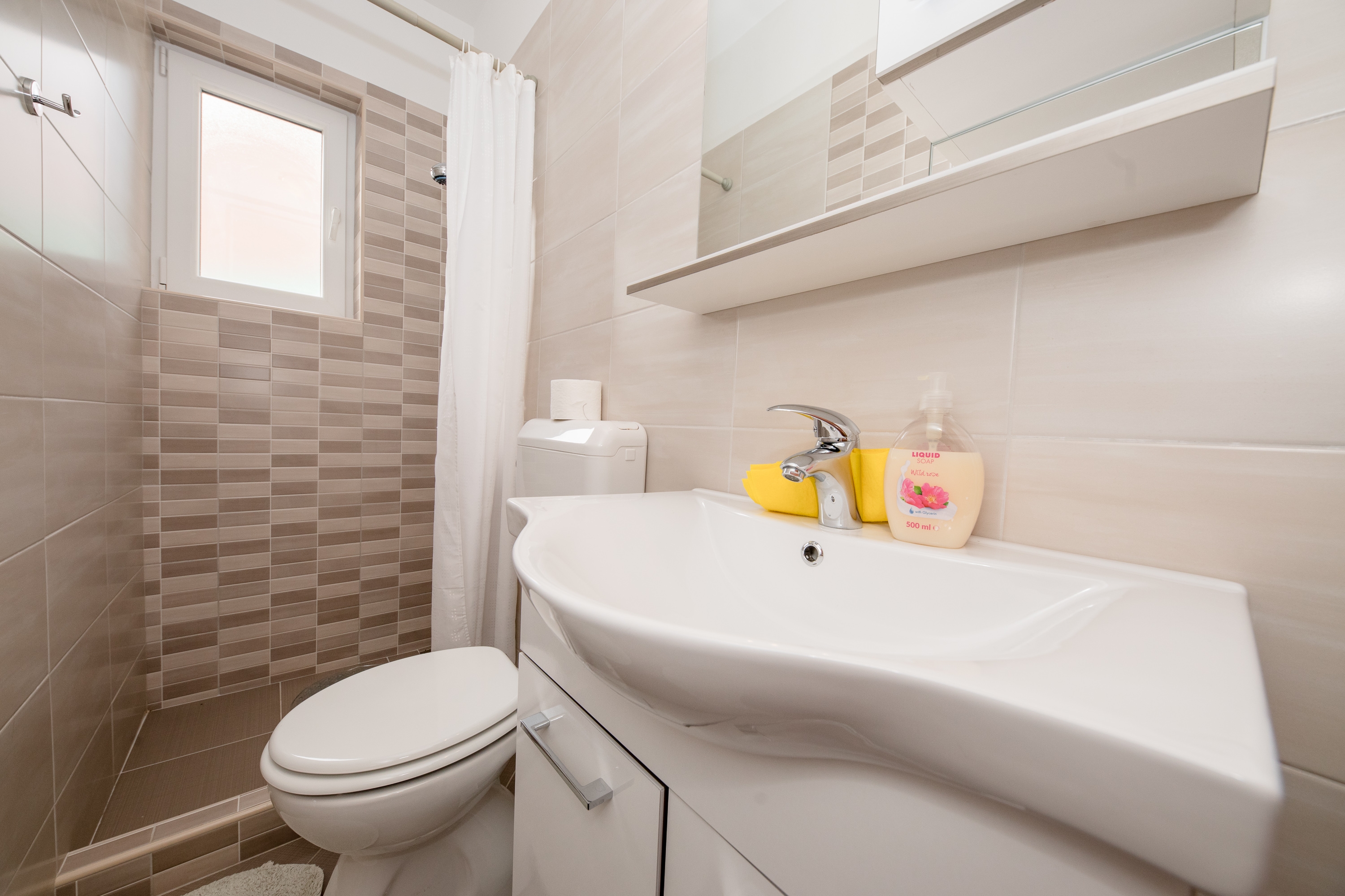 Two bedroom apartment with terrace Palit, Rab  A-b