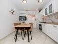 Jídelna Palit, Jídelna v ubytování typu apartment, s klimatizací a WiFi.