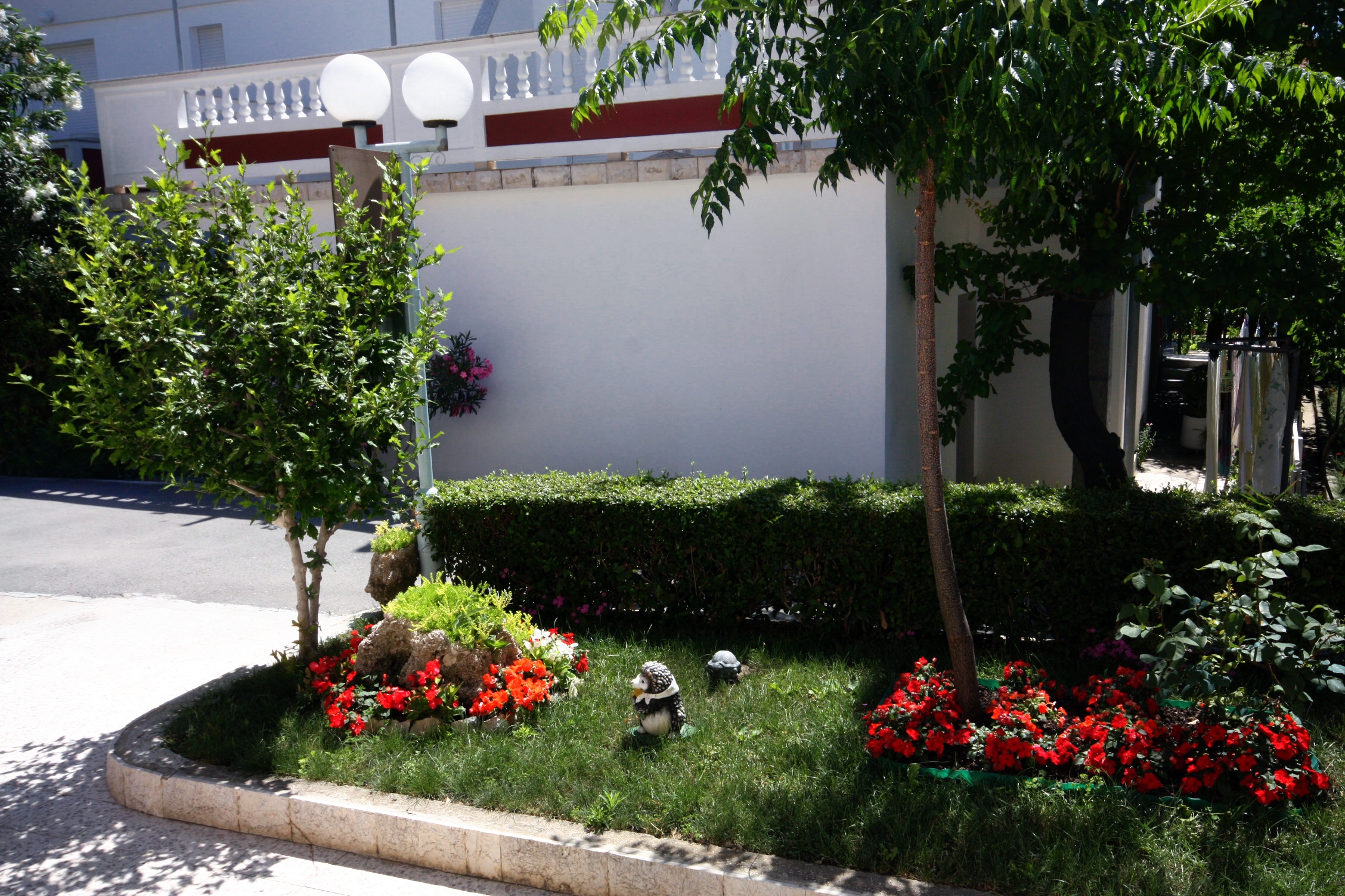 Two bedroom apartment with terrace Palit, Rab  A-b