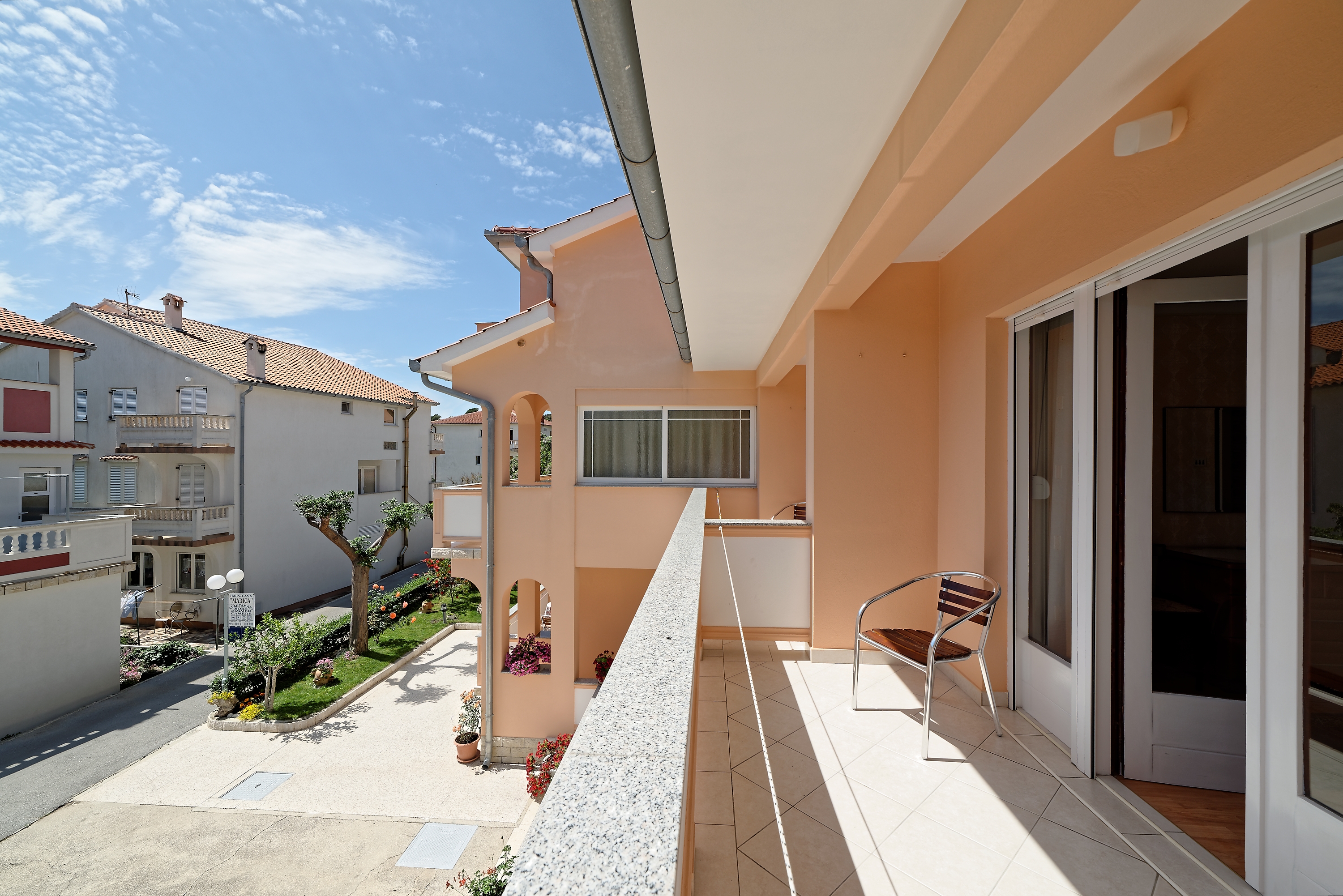 Two bedroom apartment with terrace Palit, Rab  A-c