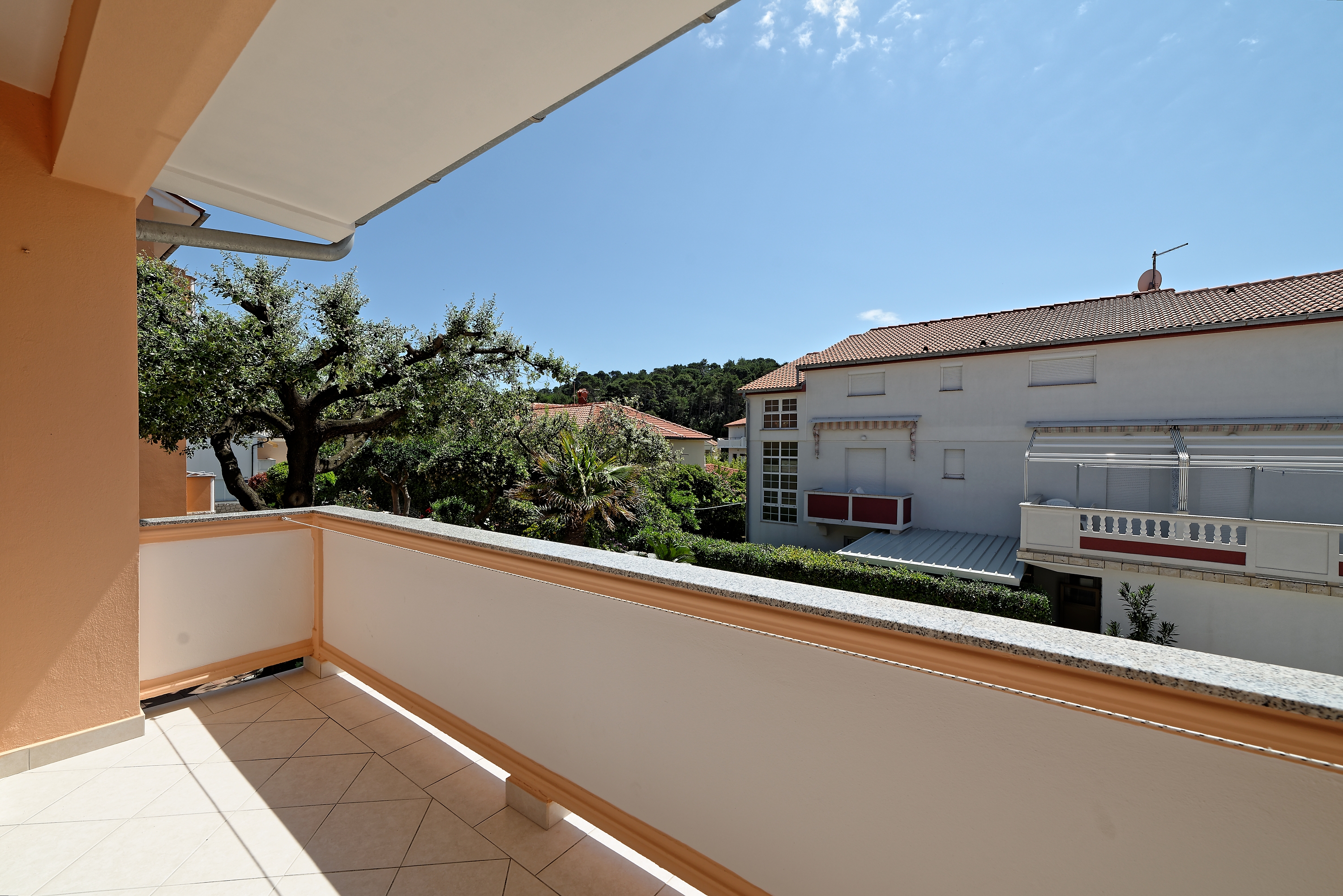 Two bedroom apartment with terrace Palit, Rab  A-c