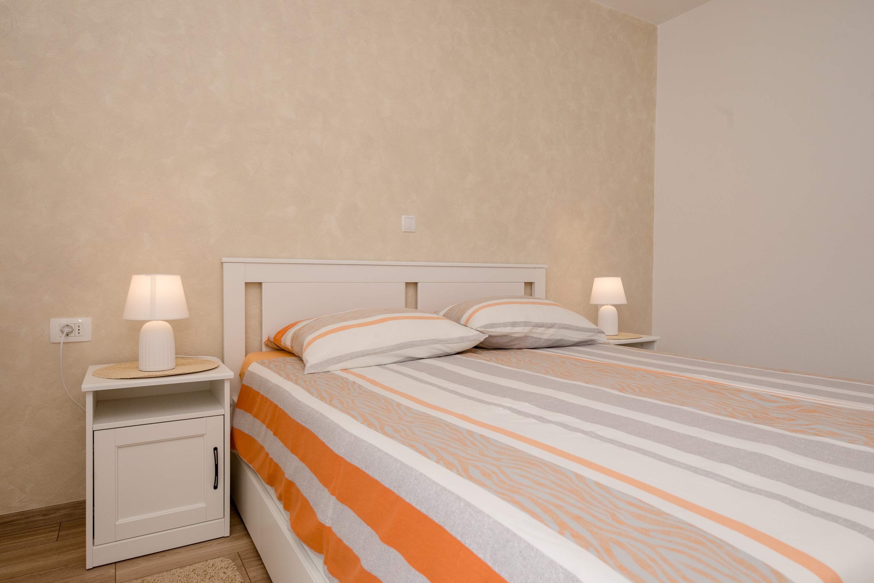 Two bedroom apartment with terrace Palit, Rab  A-c
