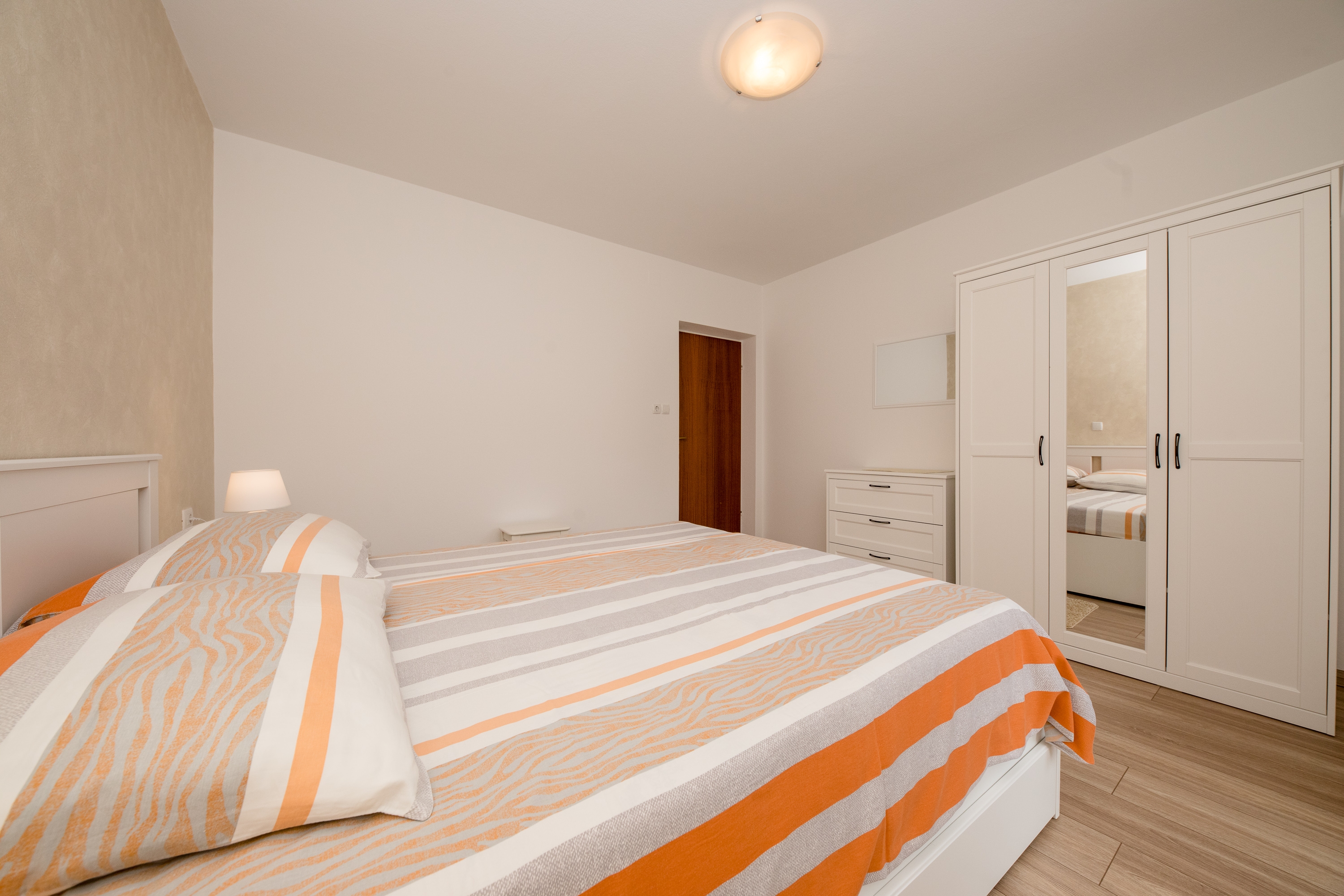 Two bedroom apartment with terrace Palit, Rab  A-c