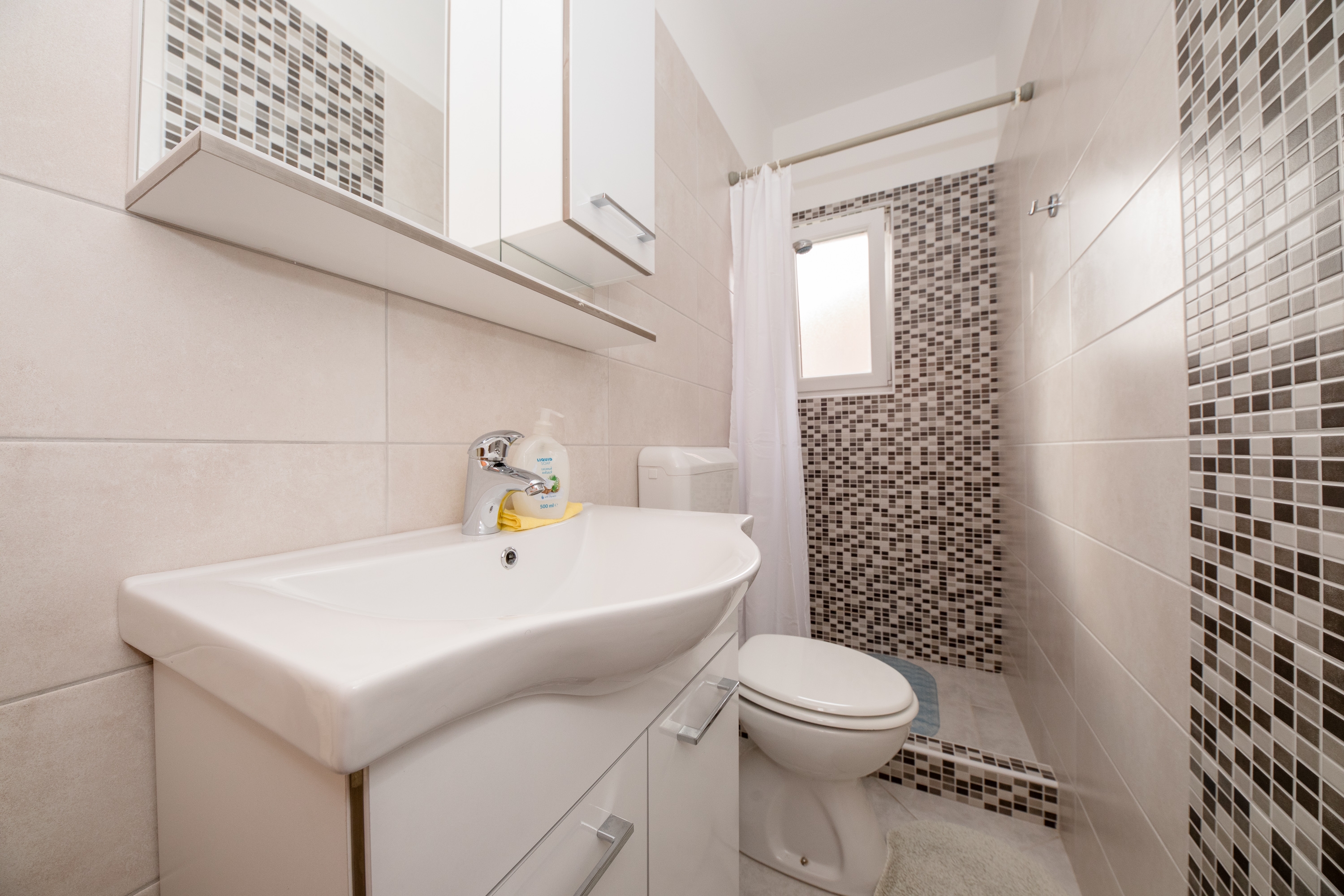One bedroom apartment with balcony Palit, Rab  A-e