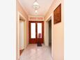 Kampor, Hallway in the apartment, air condition available and WiFi.