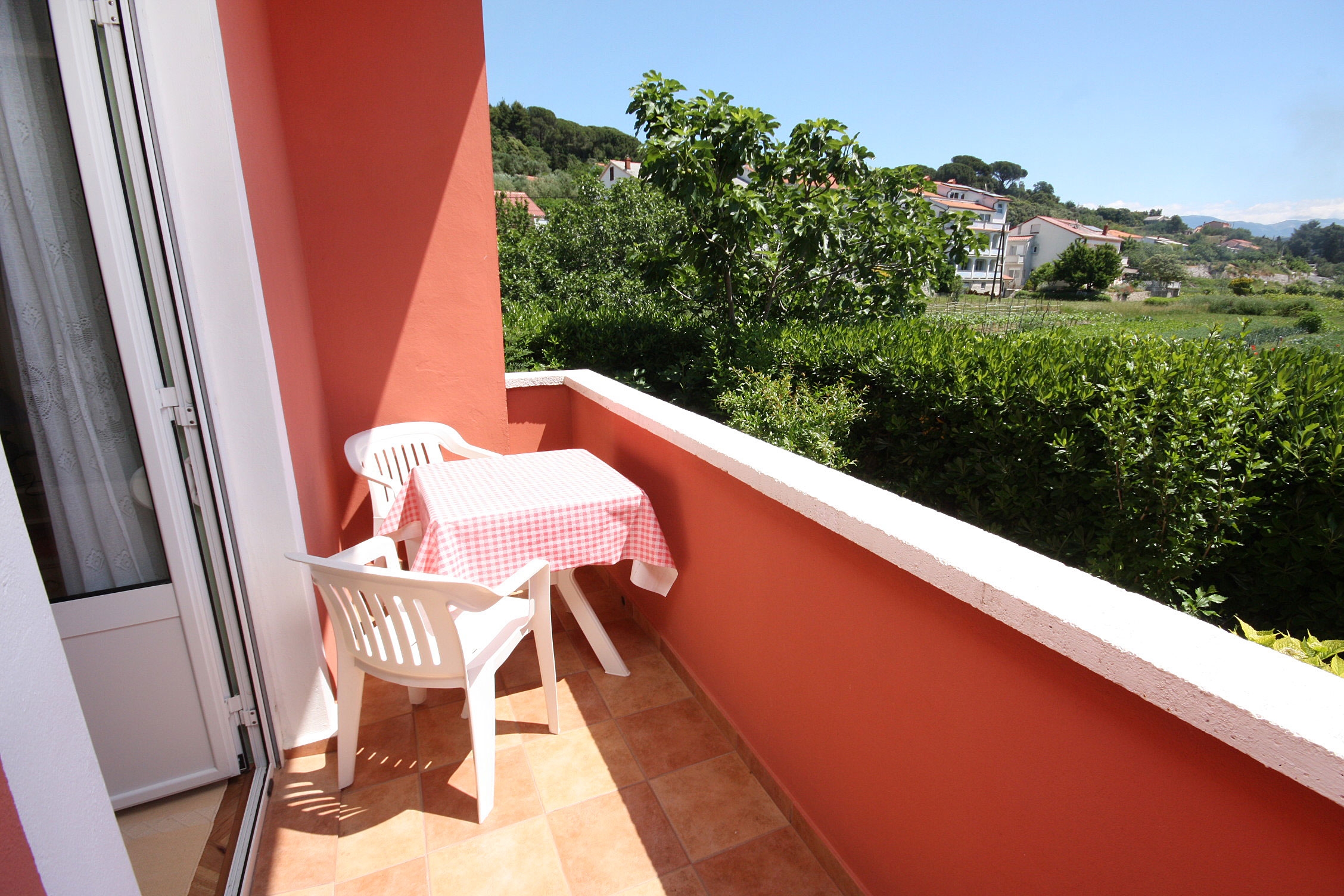 One bedroom apartment with terrace and sea view Kampor, Rab  A-b