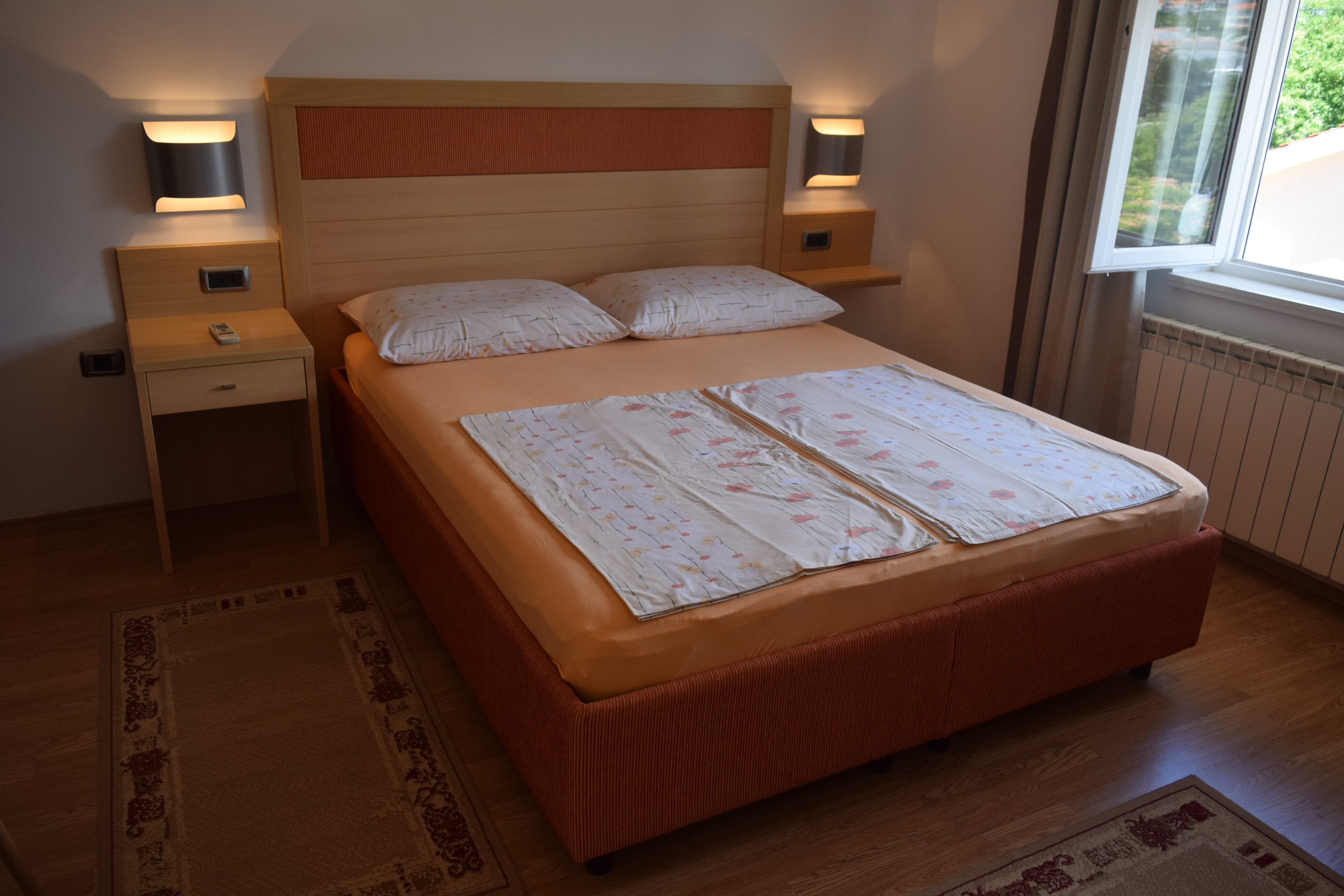 Three bedroom apartment near beach Barbat, Rab  A-a