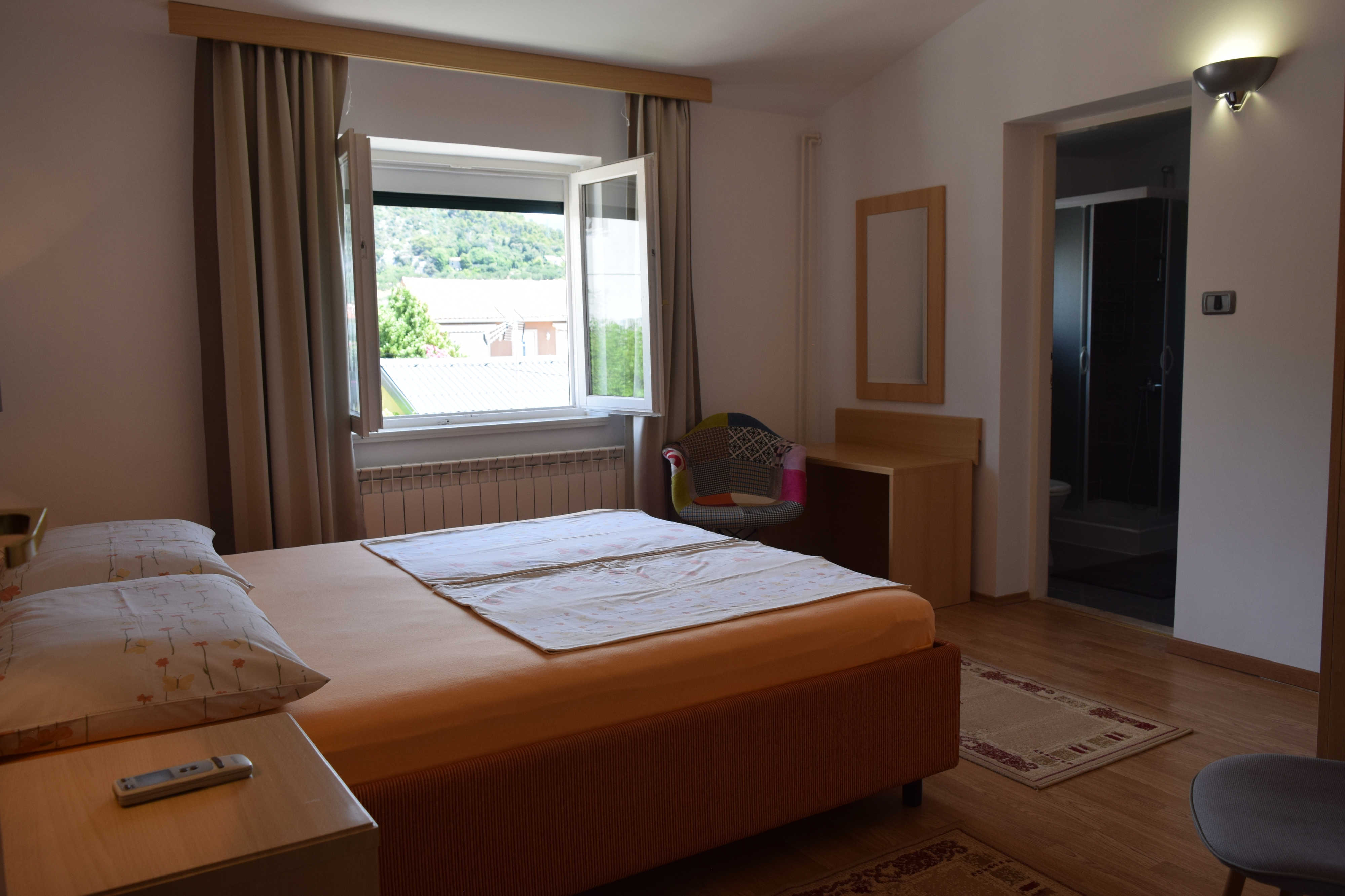 Three bedroom apartment near beach Barbat, Rab  A-a