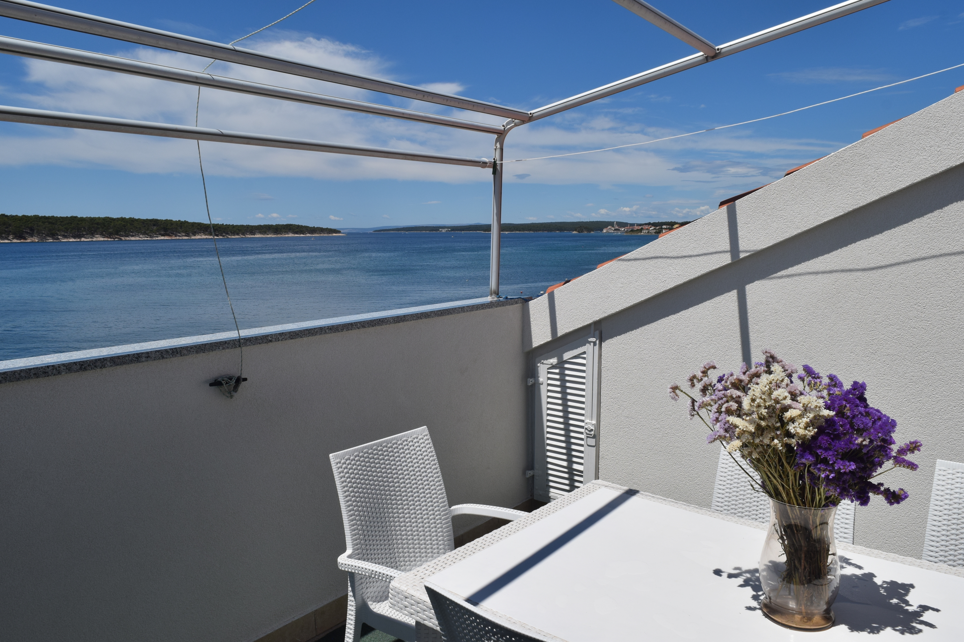 Three bedroom apartment near beach Barbat, Rab  A-a