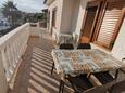 Barbat, Terrasse dans l’hébergement en type apartment, avec la vue sur la mer et WiFi.