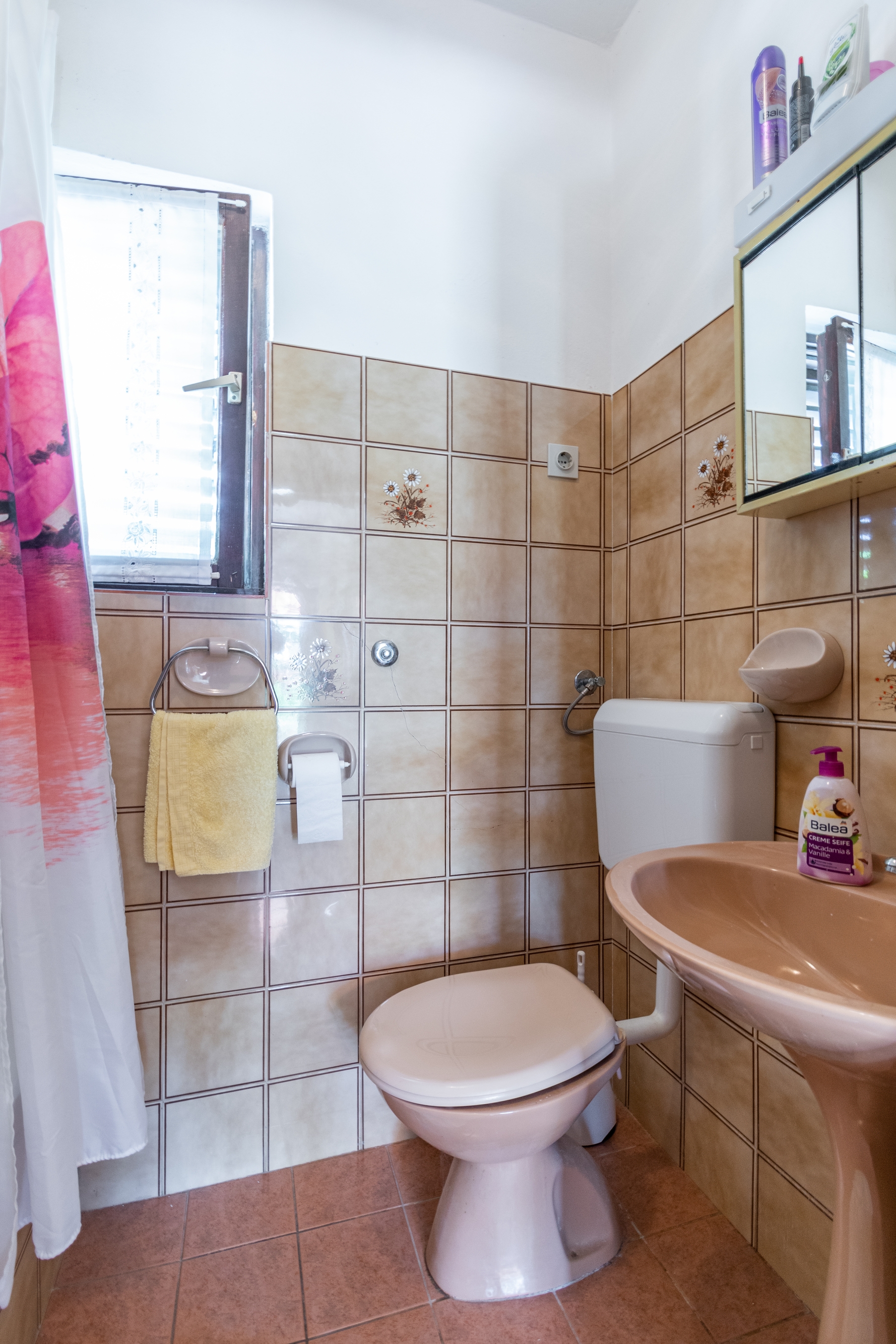 Two bedroom apartment with terrace Barbat, Rab  A-a