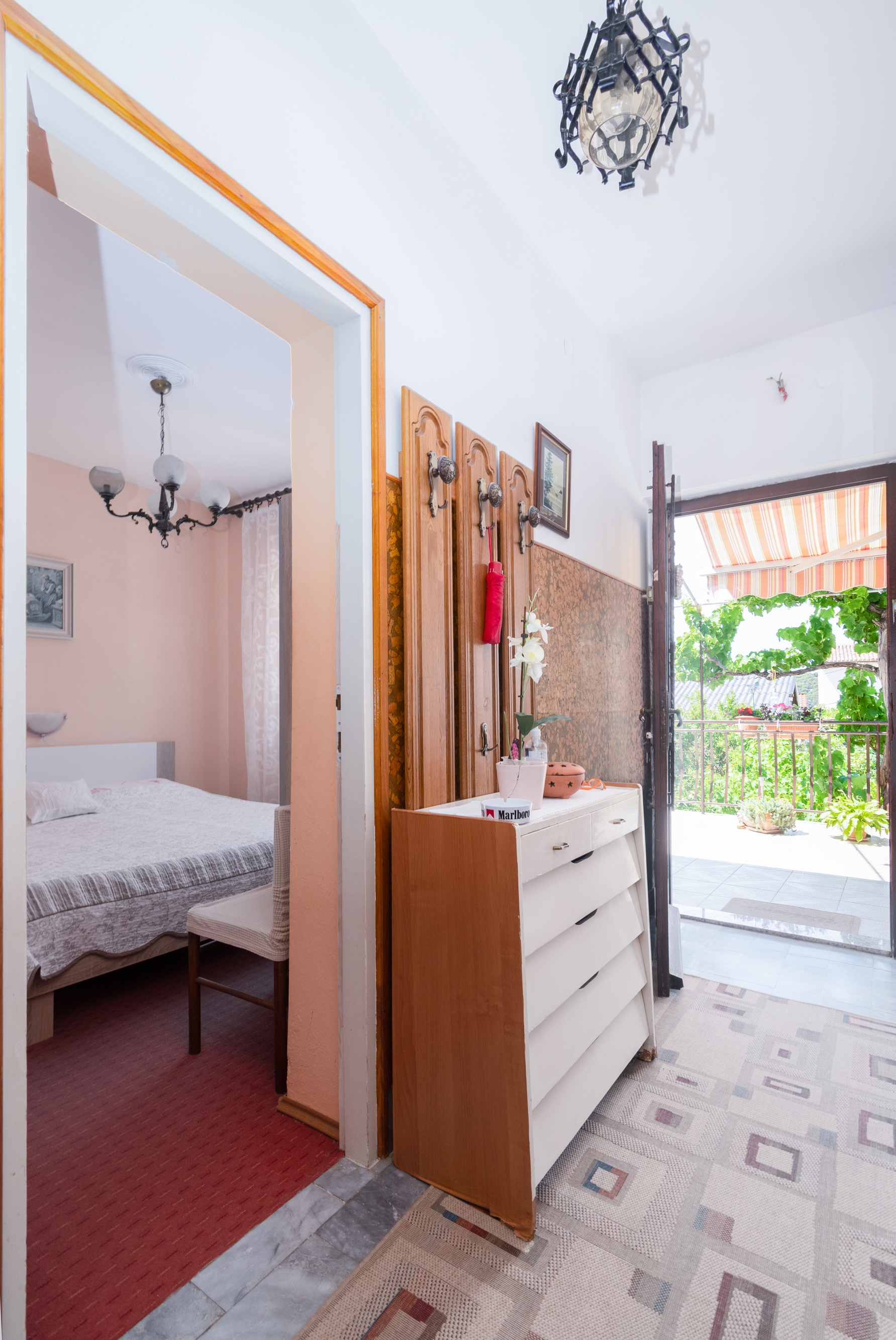 Two bedroom apartment with terrace Barbat, Rab  A-a
