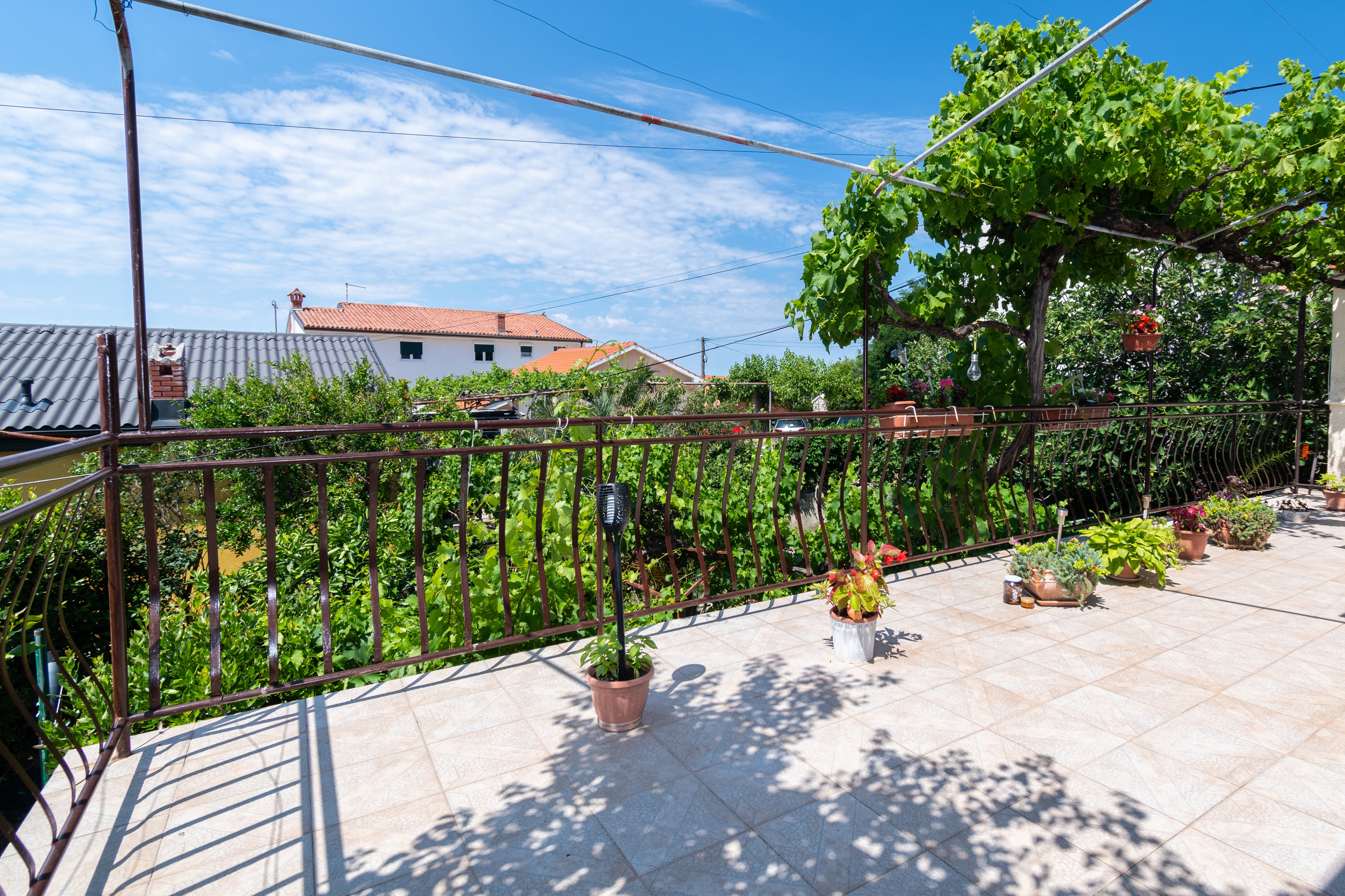 Two bedroom apartment with terrace Barbat, Rab  A-a