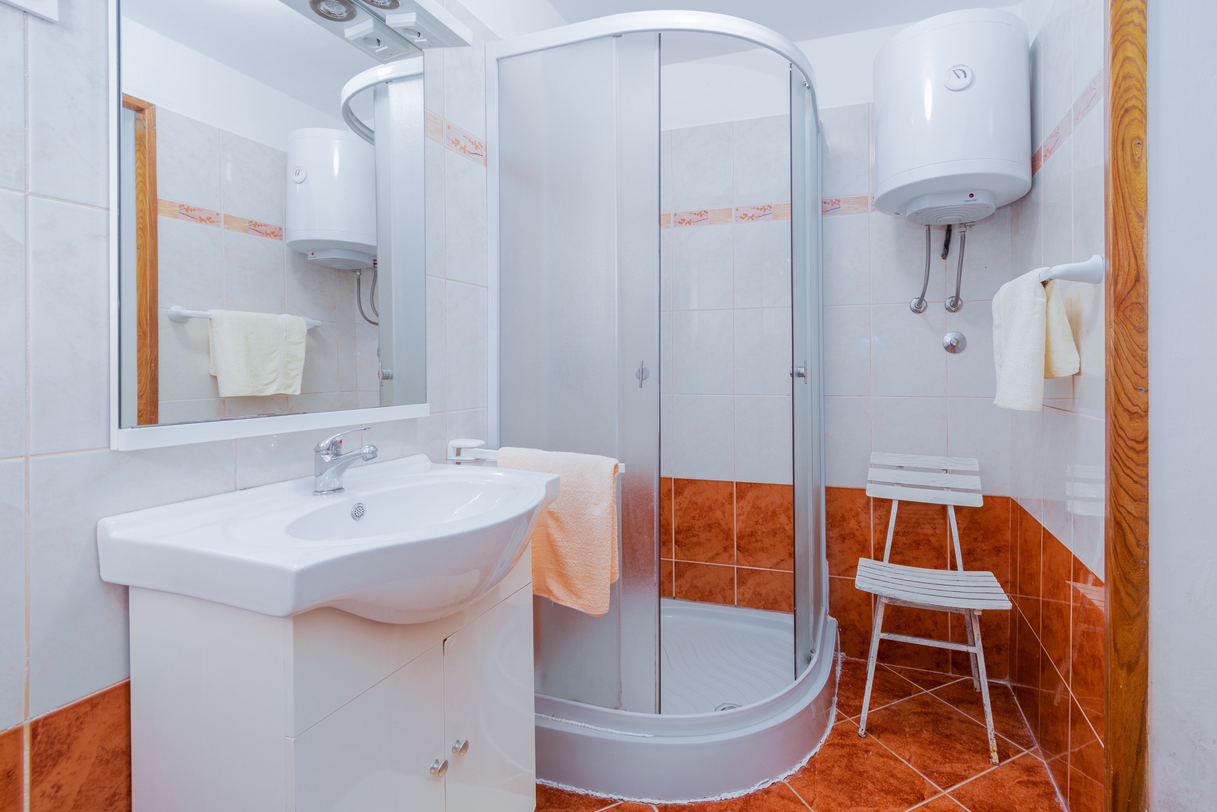 One bedroom apartment with terrace Barbat, Rab  A-b