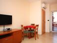 Dining room Barbat, Dining room in the studio-apartment, air condition available and WiFi.