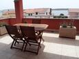 Barbat, Terras in the studio-apartment, with a sea view en WiFi.