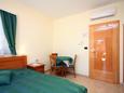 Dining room Barbat, Dining room in the studio-apartment, air condition available and WiFi.